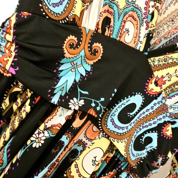 BOUTIQUE PAISLEY DRESS - Picture 3 of 3